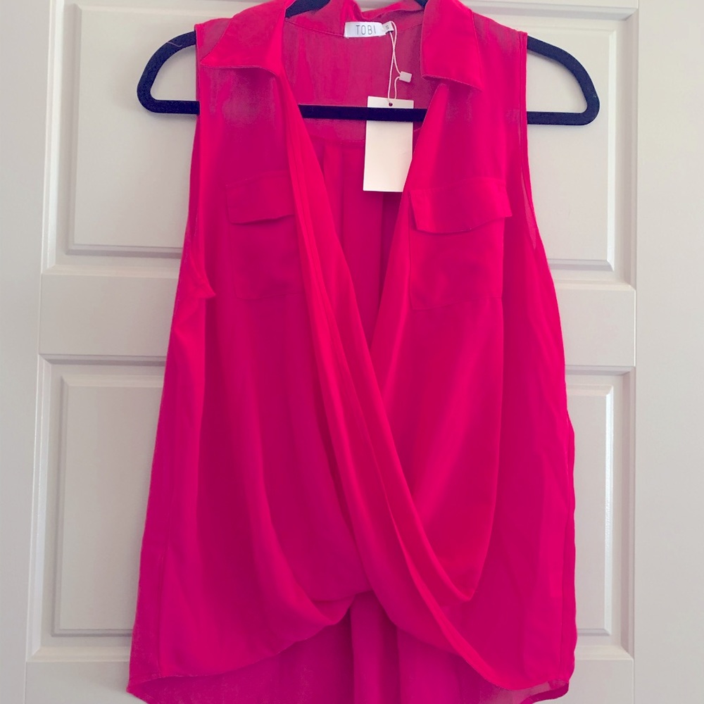 High low sleeveless shirt